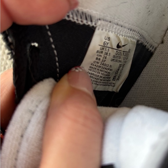 nike youth logo blazers mids - Picture 7 of 7